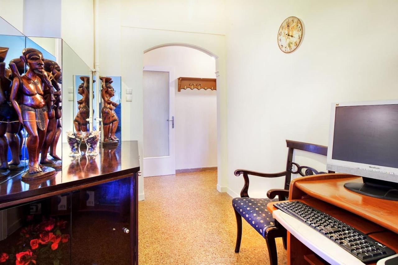 Spacious Flat Near Ampelokipoi Metro Station Athens Exterior photo